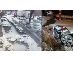 Снегоуборочные машины повредили припаркованные авто в городе