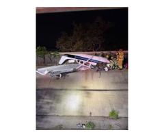 Небольшой самолет упал в жилом районе Camarillo